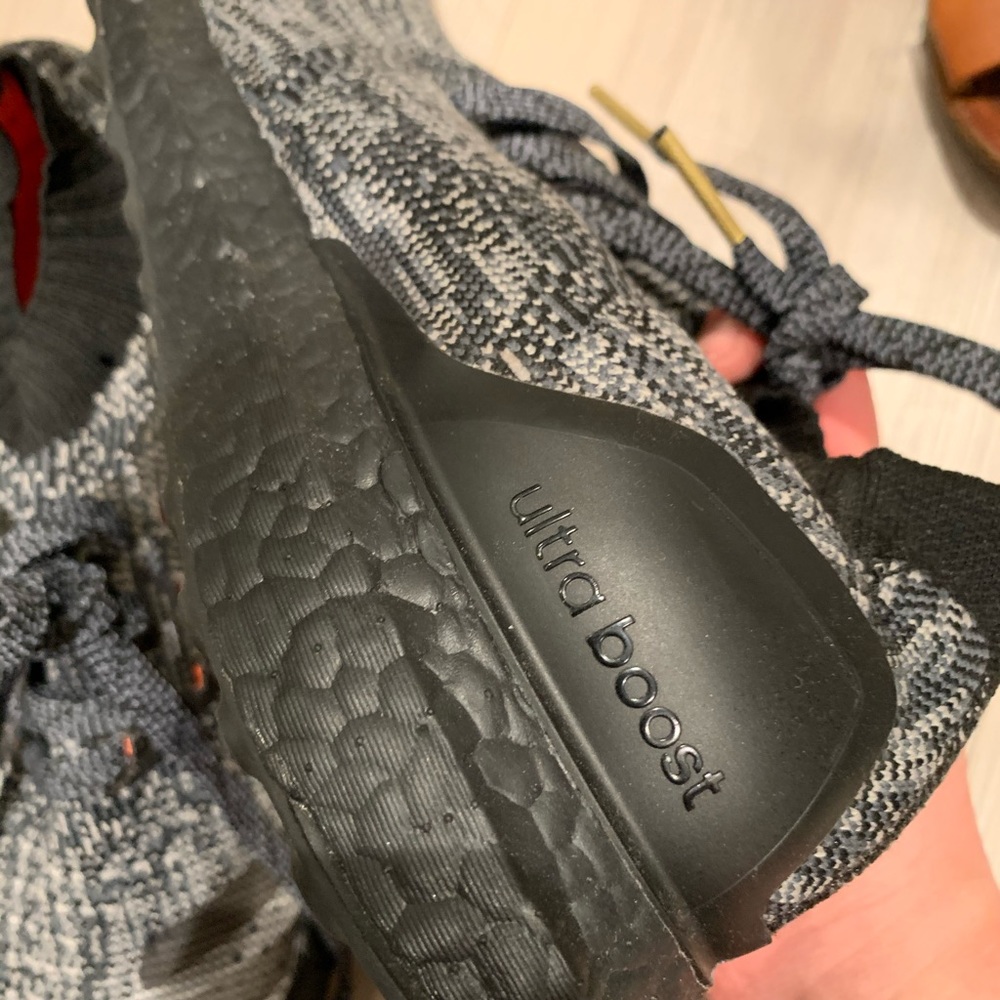 Adodas ultraboost uncaged black sole